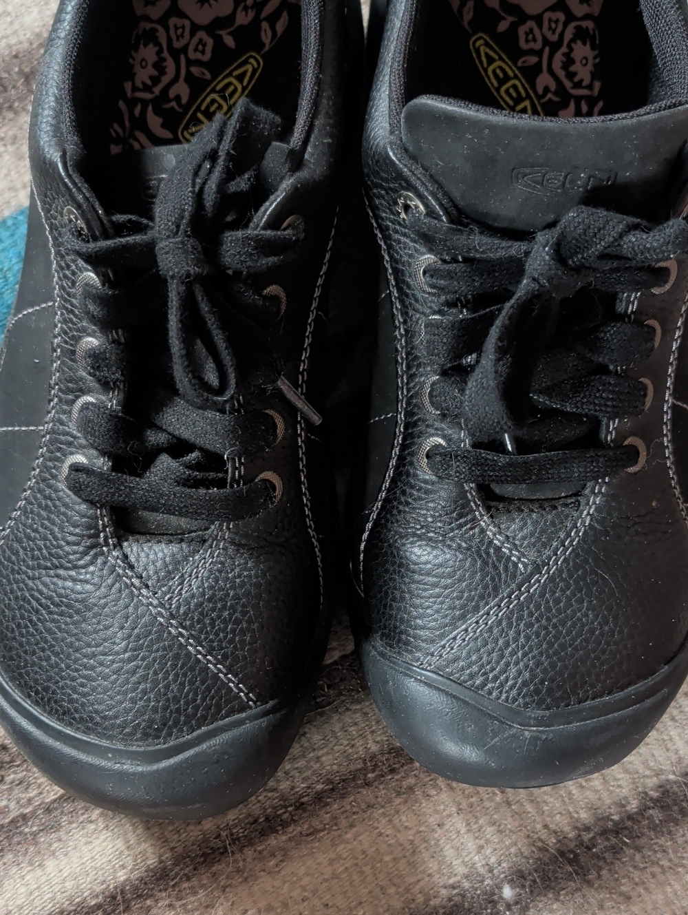 Keen Leather Size 10 Women’s Black Lace-Up Comfort Sneakers - Picture 3 of 9